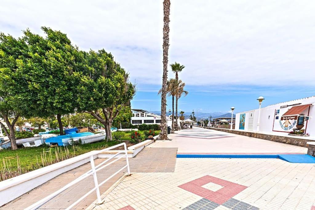 Sea Apartment Torre Del Mar Exterior photo